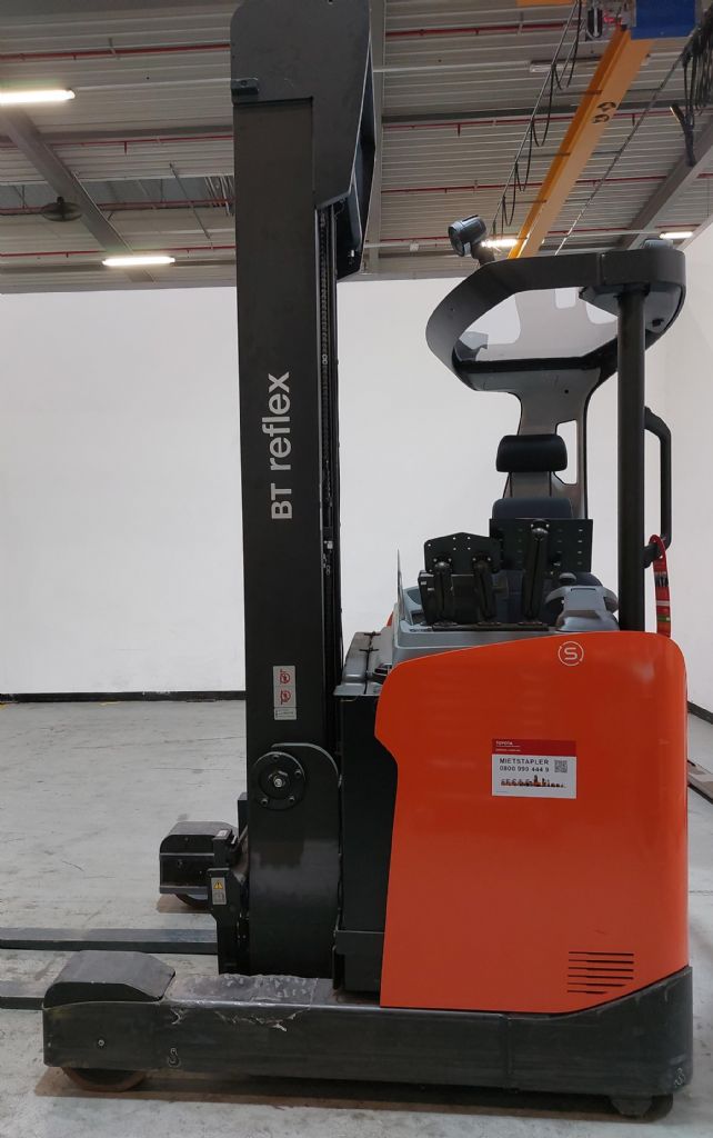 Toyota RRE160H Schubmaststapler www.heinbockel-gabelstapler.de