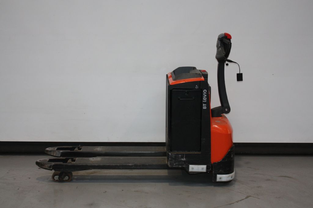 Toyota LWE200 Niederhubwagen loeffler-gabelstapler.de