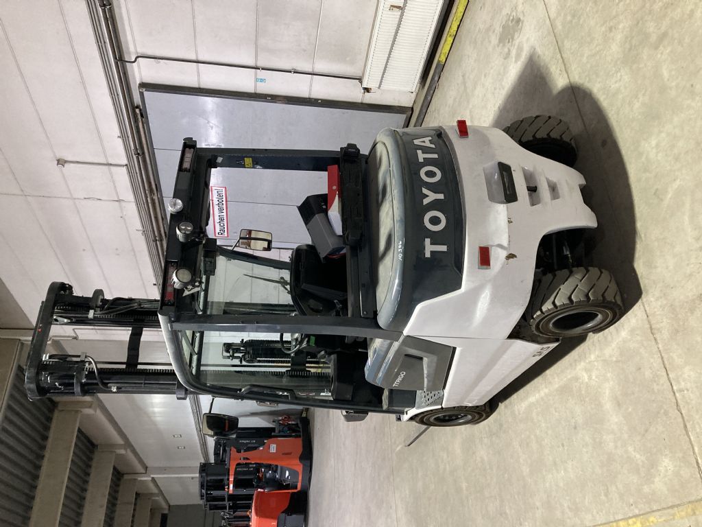Toyota 9FBH30T Elektro 4 Rad-Stapler schlueter-gabelstapler.de