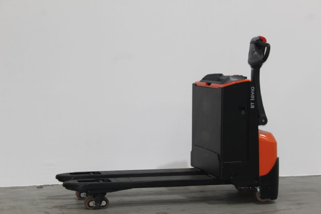 Toyota LWE200 Niederhubwagen loeffler-gabelstapler.de