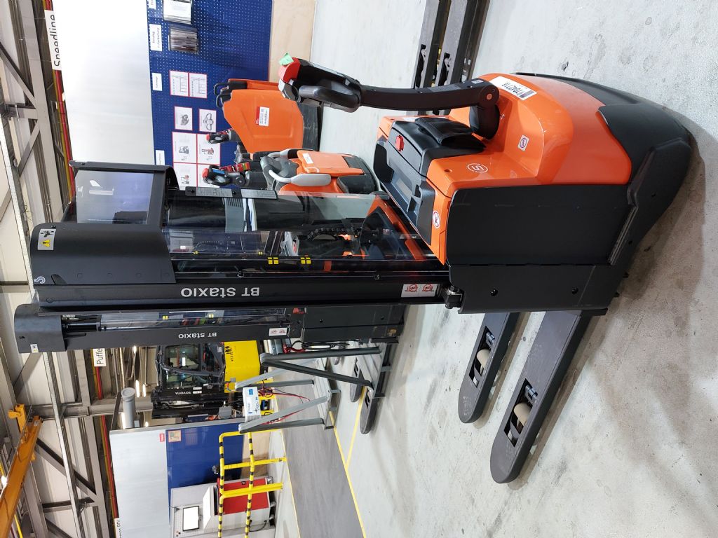 Toyota SWE120L Hochhubwagen loeffler-gabelstapler.de