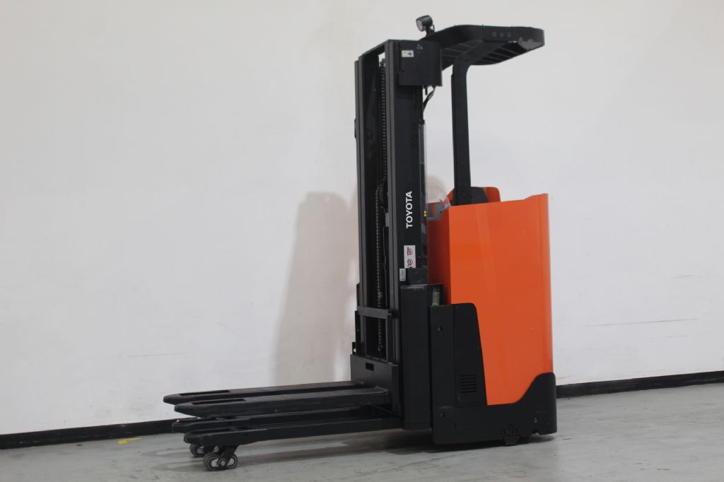 Toyota SSI160LN Quersitzstapler kirchnerpartner.de