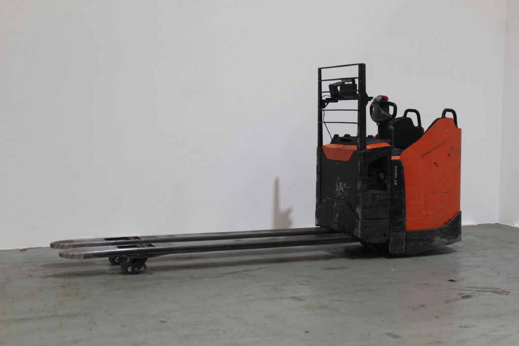 Toyota LPE250 Niederhubwagen loeffler-gabelstapler.de