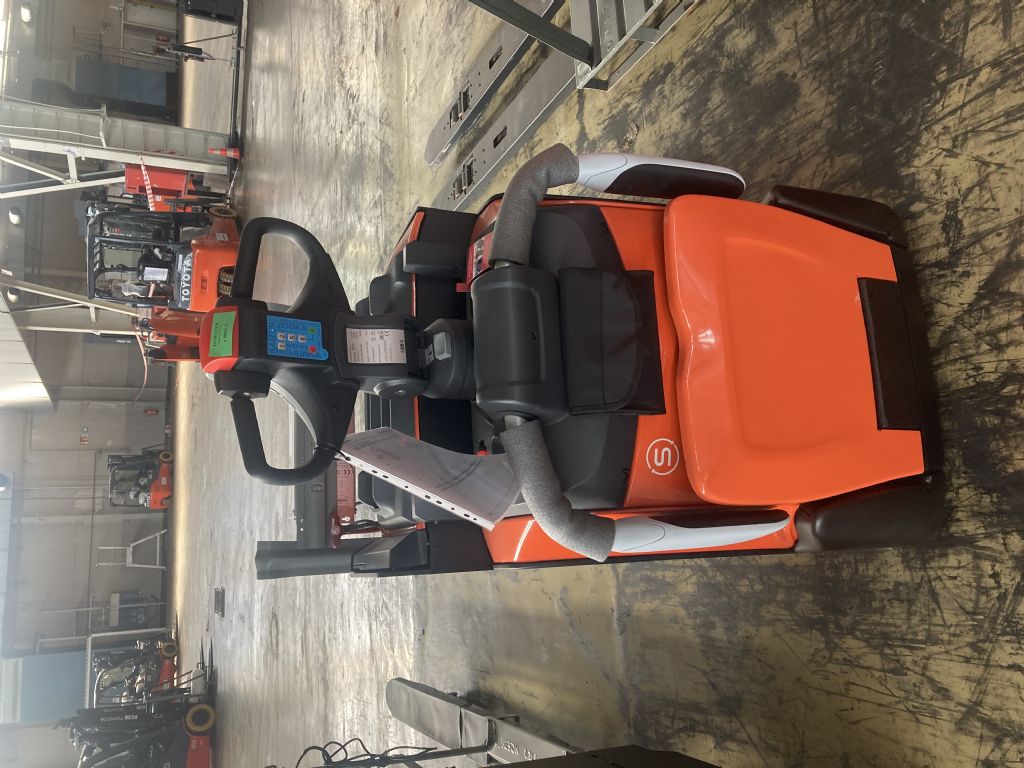 Toyota LPE220 Niederhubwagen gabelstapler-nord.de