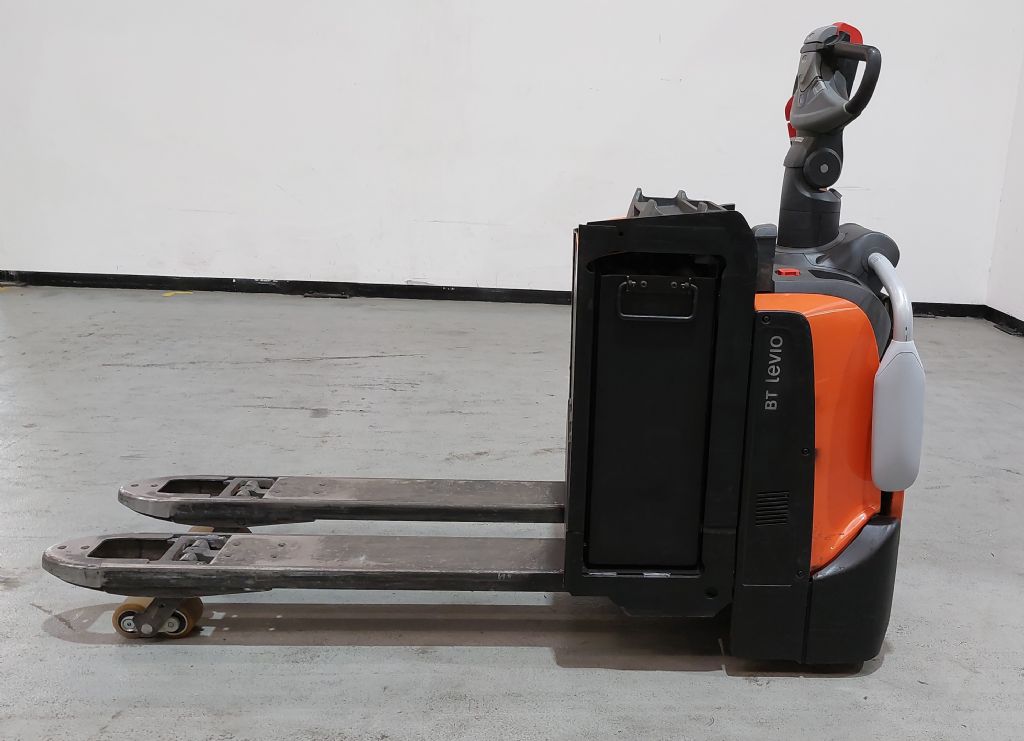 Toyota LPE220 Niederhubwagen loeffler-gabelstapler.de