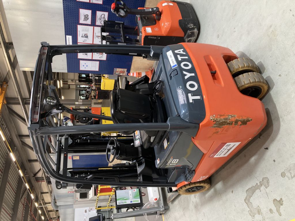 Toyota 8FBE18T Elektro 3 Rad-Stapler gabelstapler-nord.de