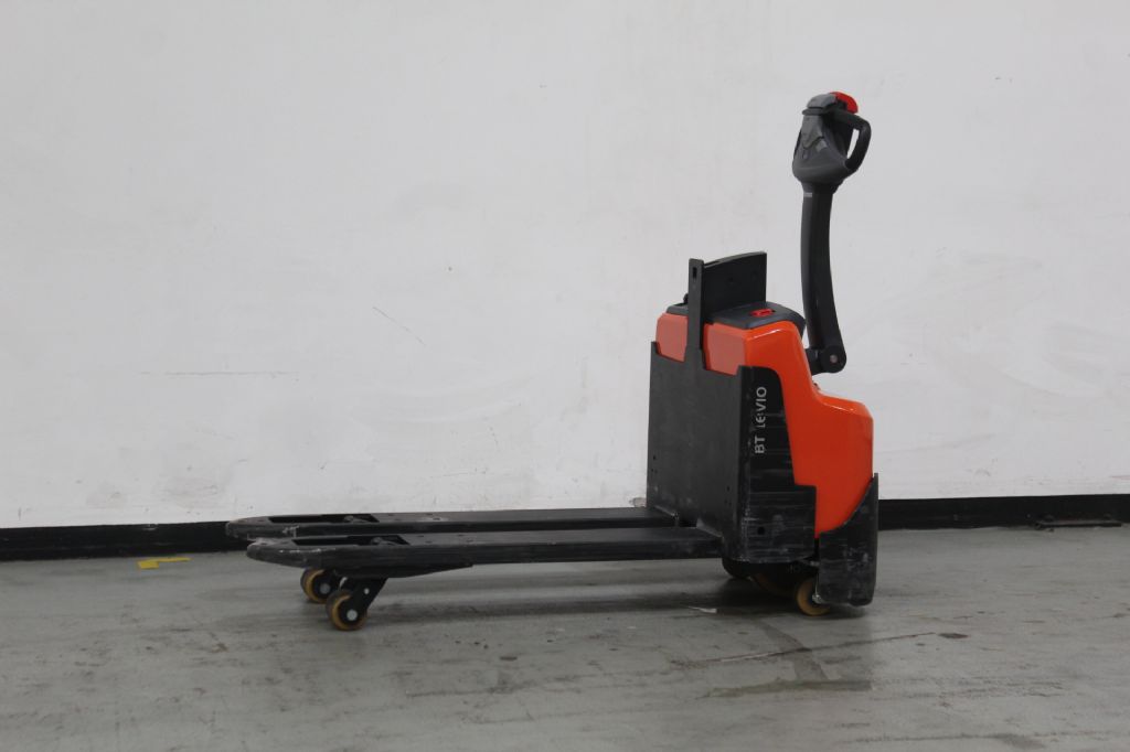 Toyota-LWI160 *Blackweek-Special*-Niederhubwagen www.kirchner-gabelstapler.de