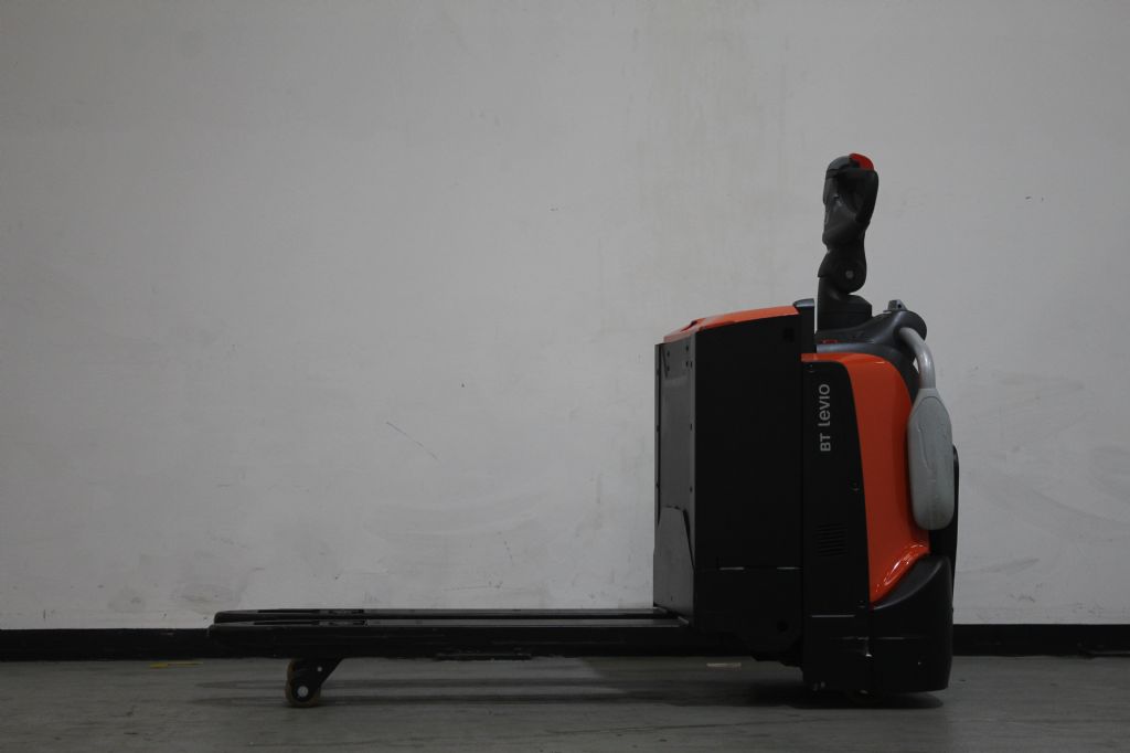 Toyota LPE200B Niederhubwagen loeffler-gabelstapler.de