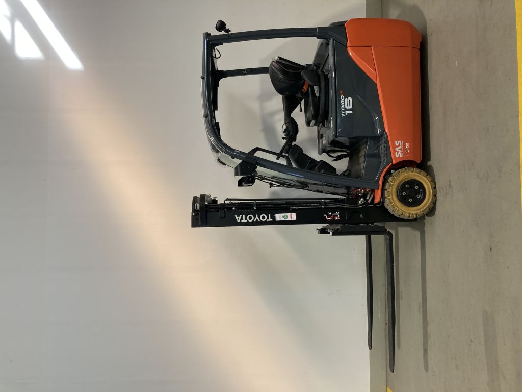 Toyota 8FBE16T Elektro 3 Rad-Stapler schlueter-gabelstapler.de