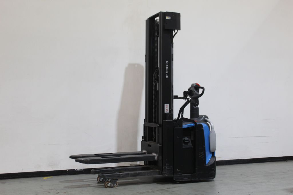 Toyota SPE160L Hochhubwagen www.heinbockel-gabelstapler.de