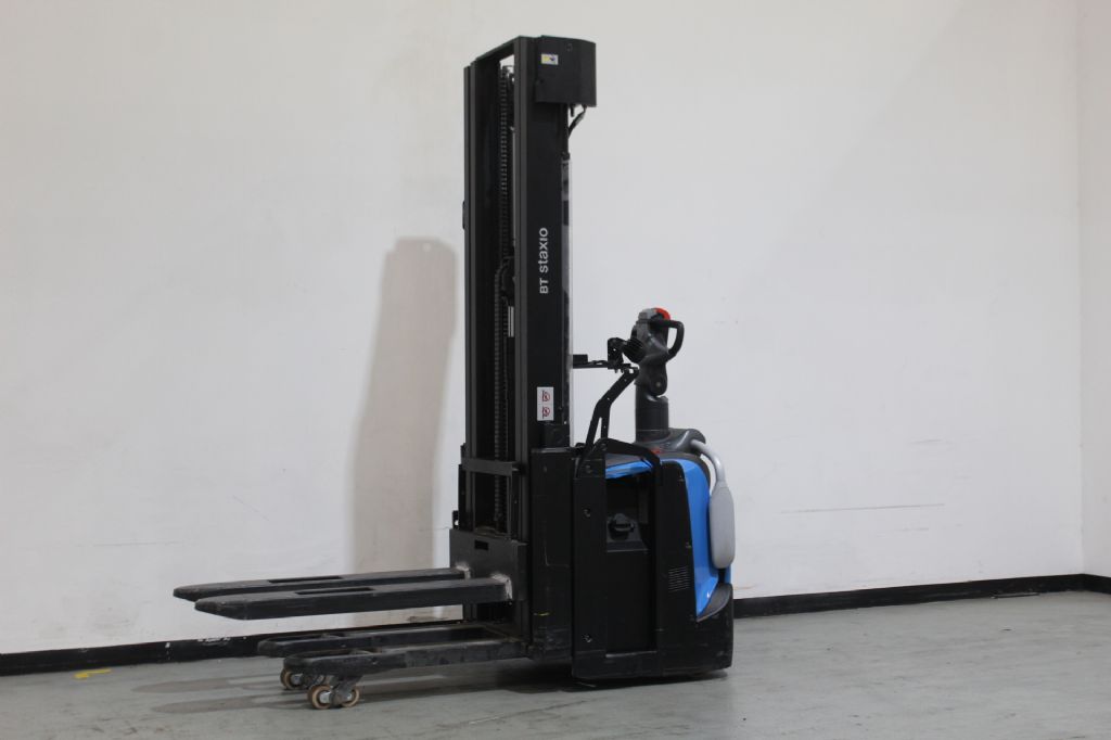 Toyota SPE160L Hochhubwagen www.heinbockel-gabelstapler.de