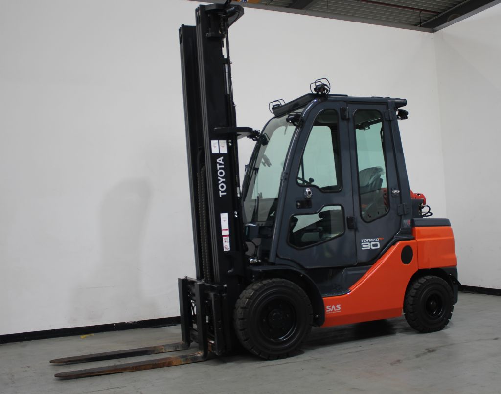 Toyota 06-8FG30F Treibgasstapler www.heinbockel-gabelstapler.de