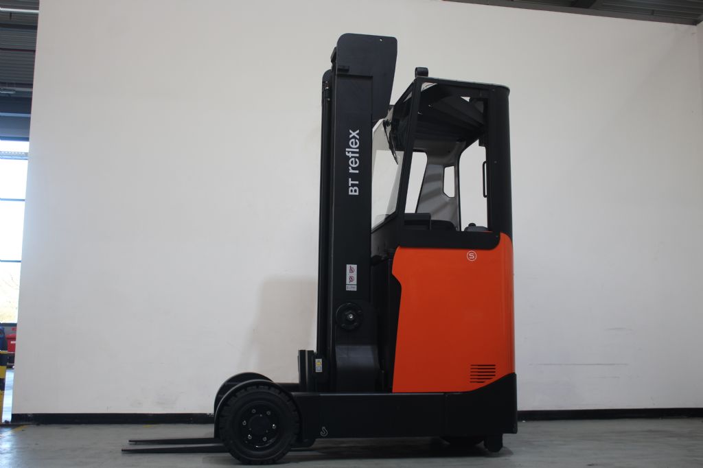Toyota RRE160HR Schubmaststapler schlueter-gabelstapler.de
