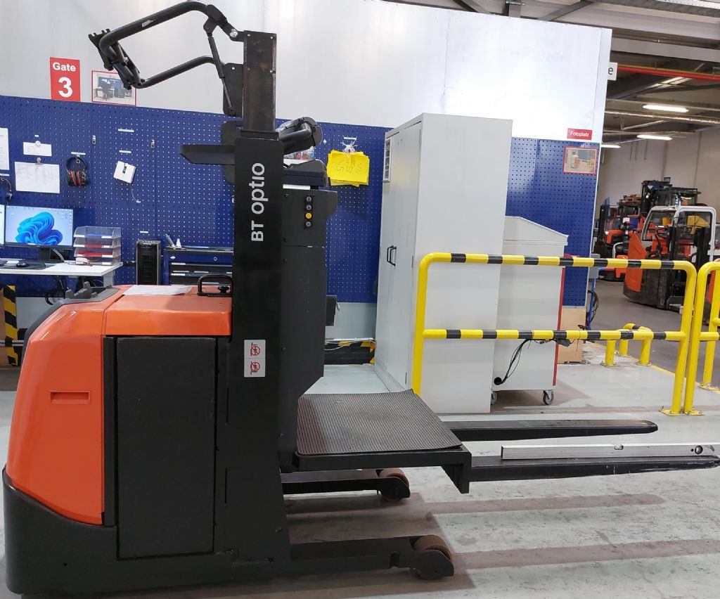 Toyota OSE100W Niederhubkommissionierer loeffler-gabelstapler.de