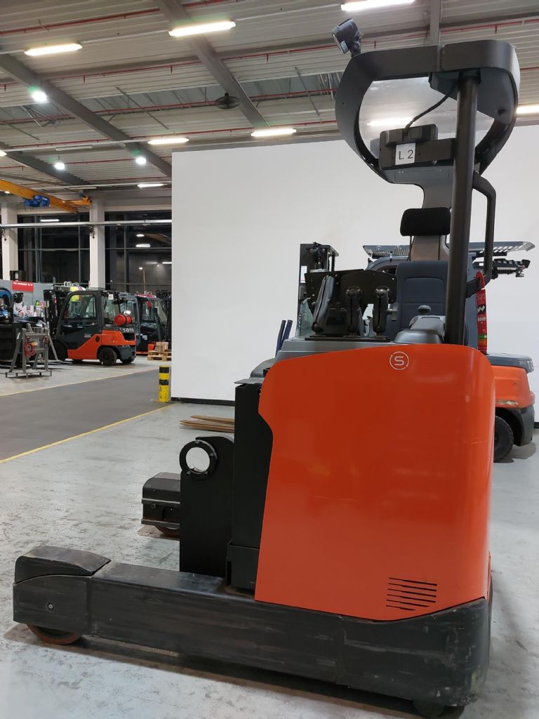 Toyota RRE200H Schubmaststapler loeffler-gabelstapler.de