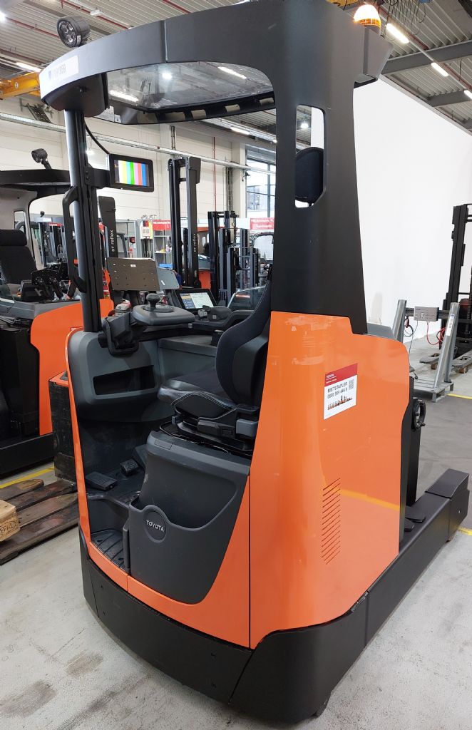 Toyota RRE200H Schubmaststapler gabelstapler-nord.de