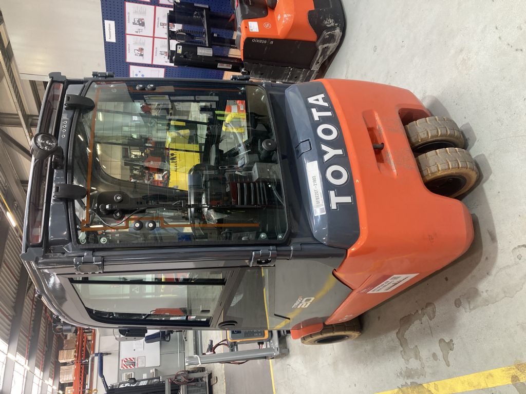 Toyota 8FBE20T Elektro 3 Rad-Stapler gabelstapler-nord.de
