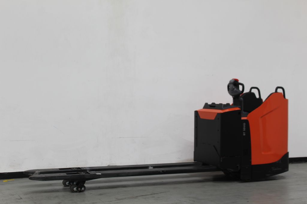 Toyota LPE200 Niederhubwagen kirchnerpartner.de