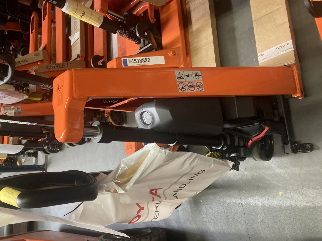 Toyota HHL100 Handhubwagen loeffler-gabelstapler.de