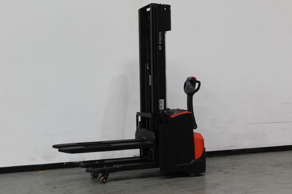 Toyota SWE120L Hochhubwagen dregab.de