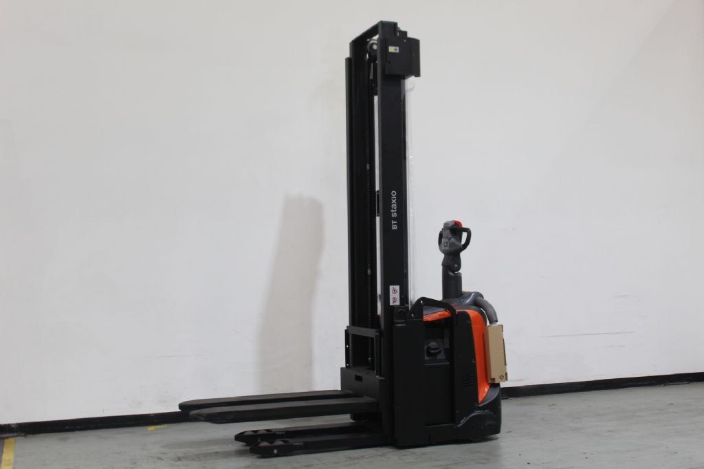 Toyota SPE140 Hochhubwagen www.heinbockel-gabelstapler.de