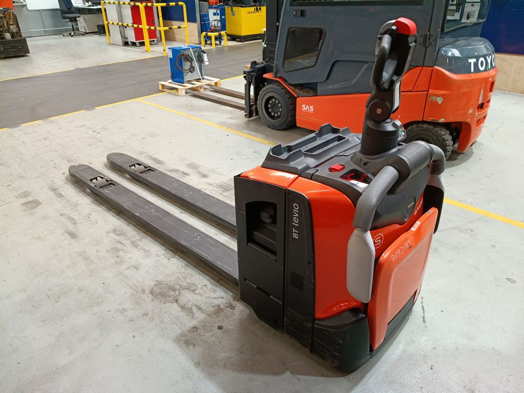 Toyota LPE250 Niederhubwagen gabelstapler-nord.de