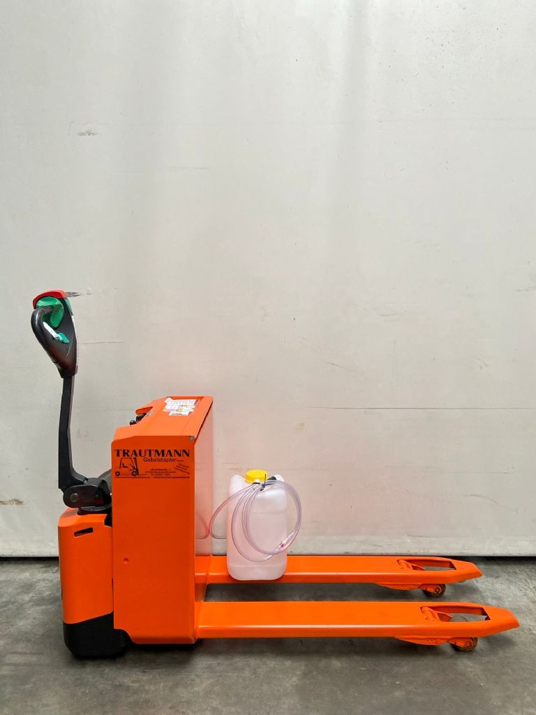 Doosan LEDH18 Niederhubwagen www.trautmann-gabelstapler.de