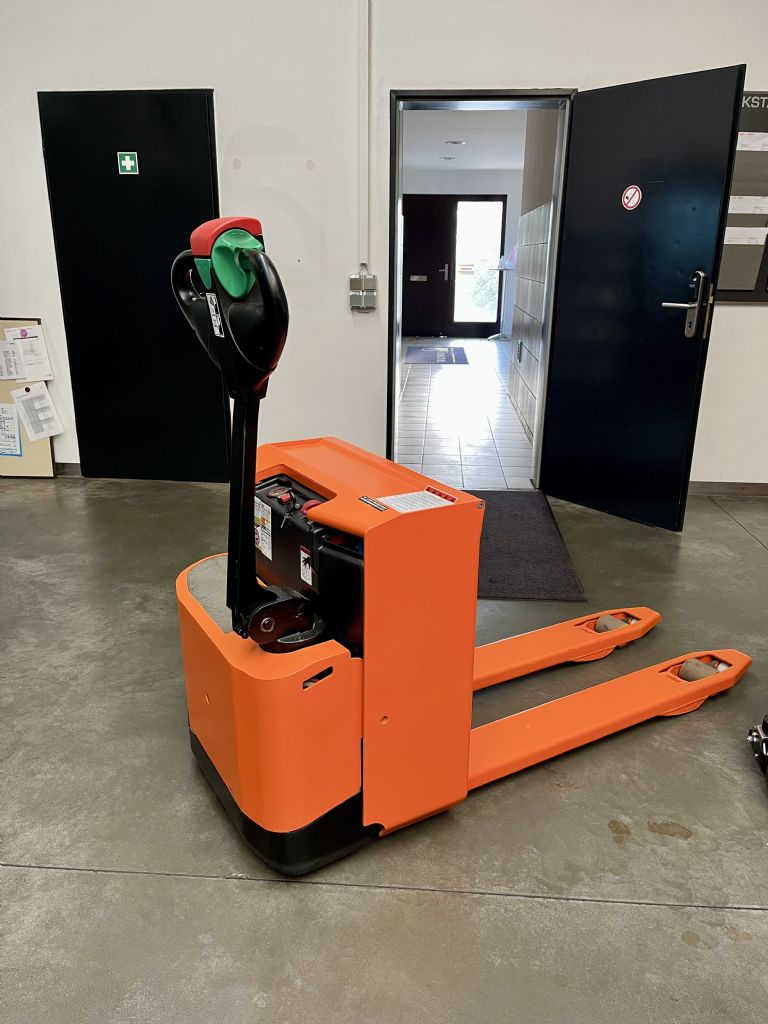 Doosan LEDH 18 Niederhubwagen www.trautmann-gabelstapler.de