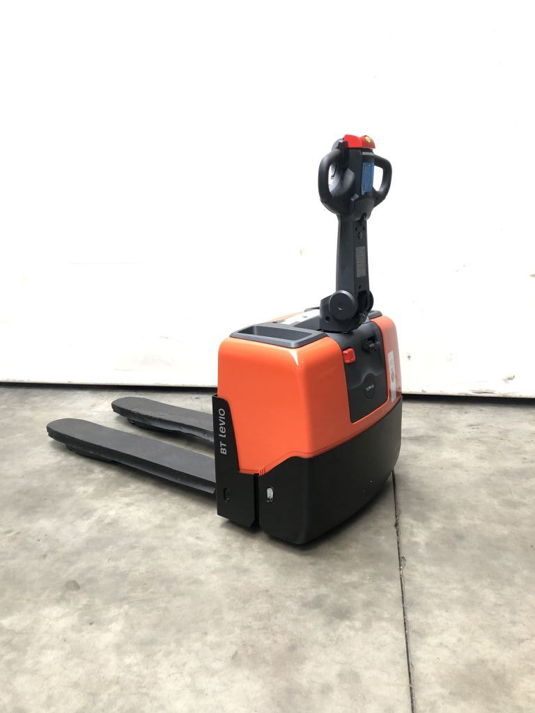 Toyota LWE130 Niederhubwagen www.trautmann-gabelstapler.de