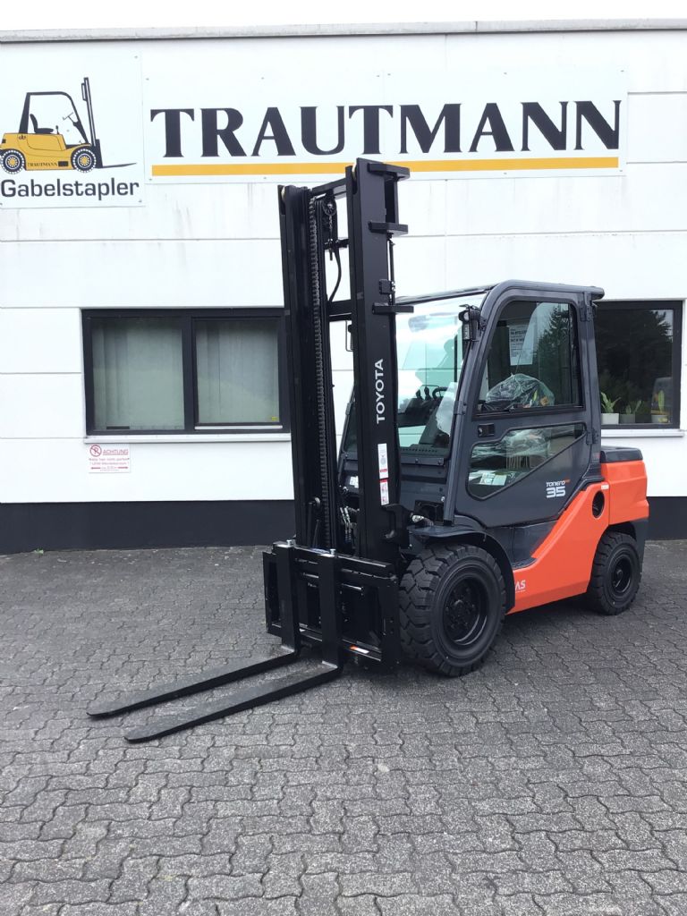 Toyota 56-8FDJ35F Dieselstapler www.trautmann-gabelstapler.de