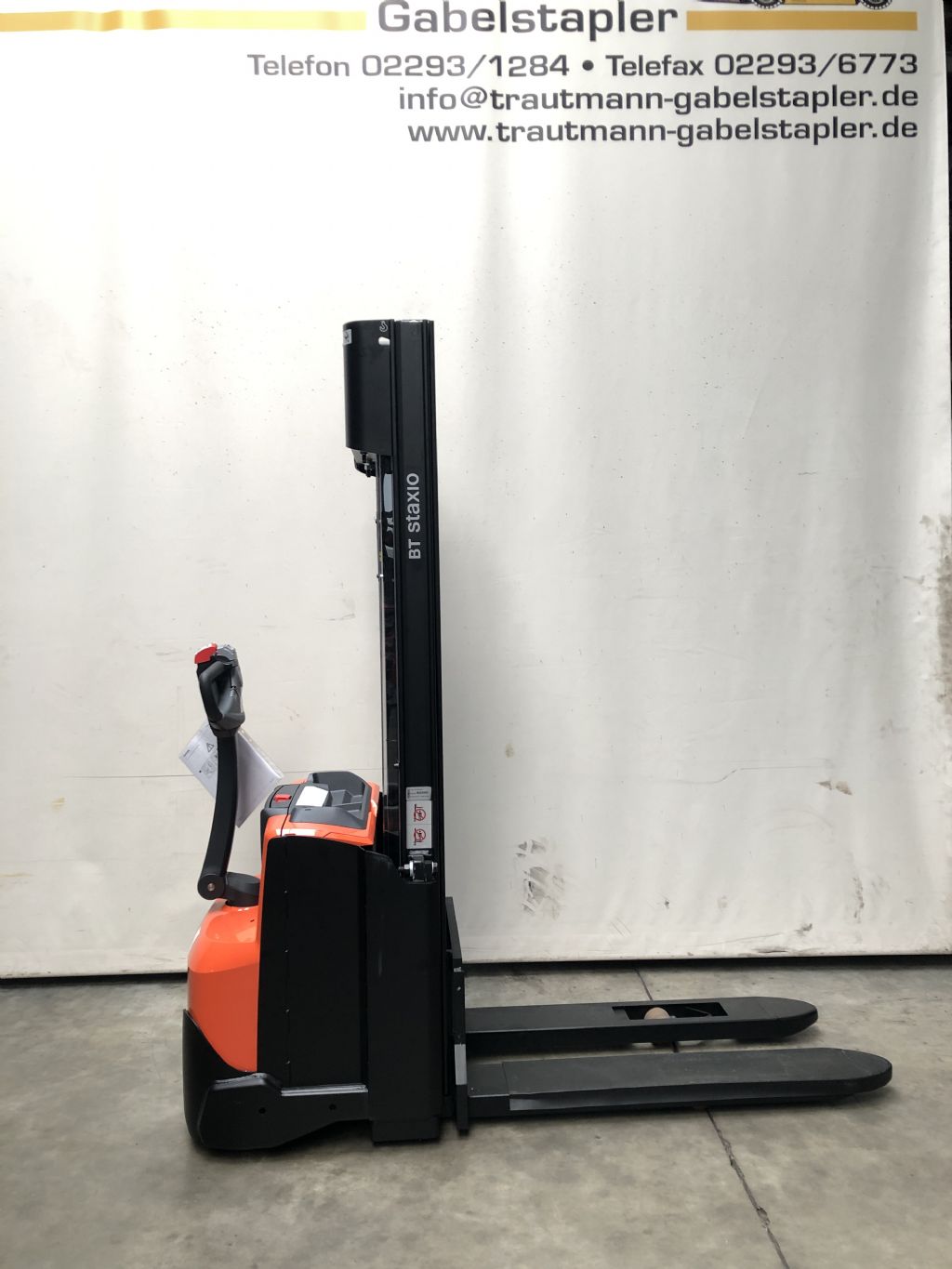 Toyota SWE120  Hochhubwagen www.trautmann-gabelstapler.de