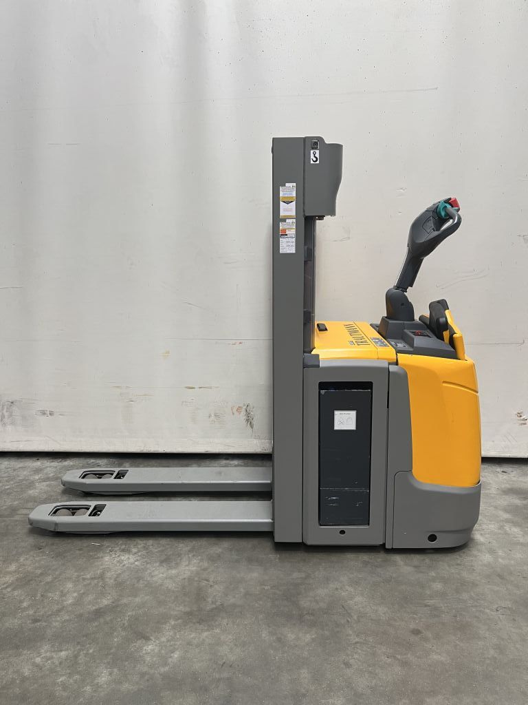 Jungheinrich ERC 214z Hochhubwagen www.trautmann-gabelstapler.de