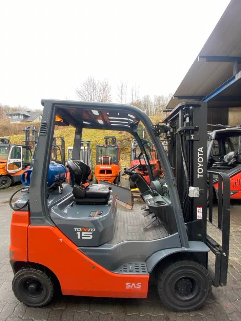 Toyota 02-8 FGF15 Treibgasstapler www.trautmann-gabelstapler.de