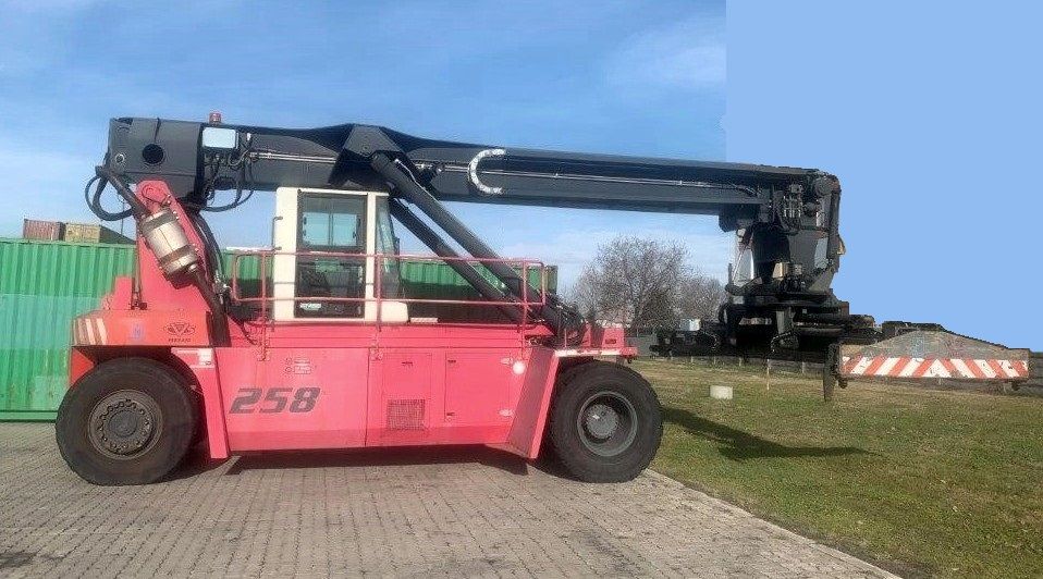 CVS Ferrari F258 Leercontainer Reachstacker www.universal-equipment.de