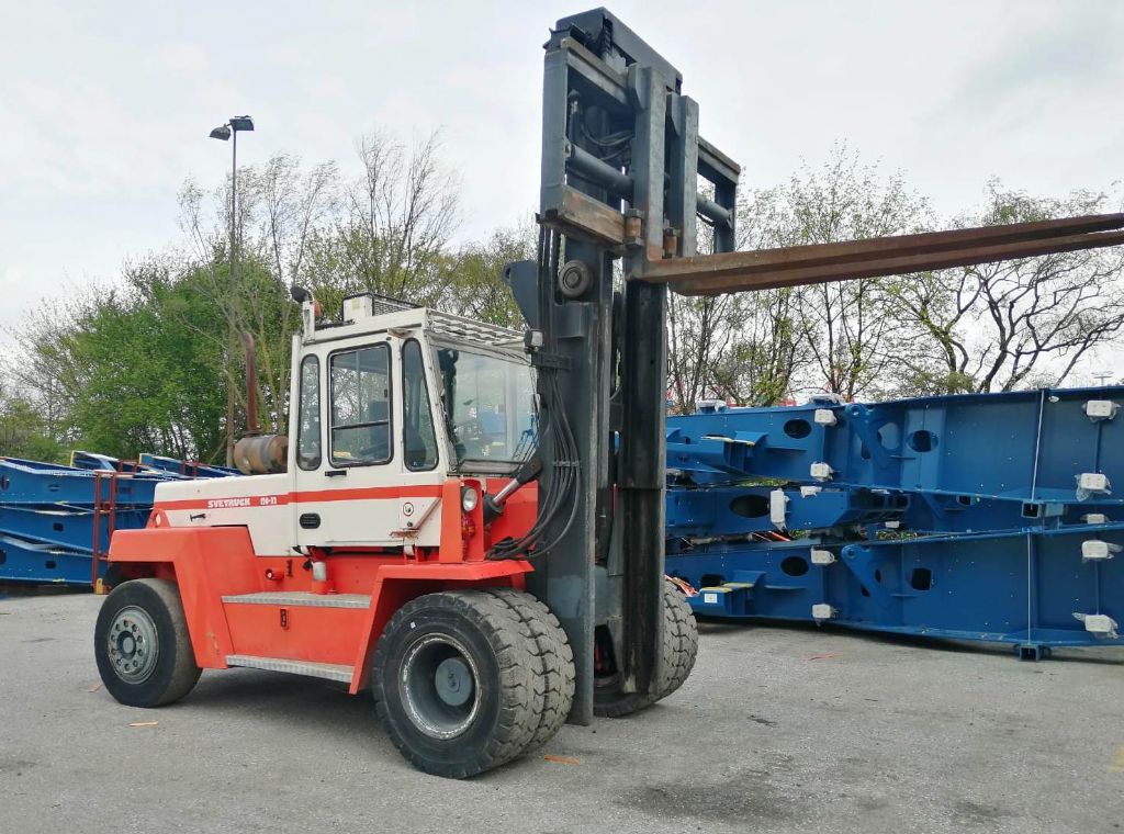 Svetruck 13,6-120-32 Schwerlaststapler - Diesel www.universal-equipment.de