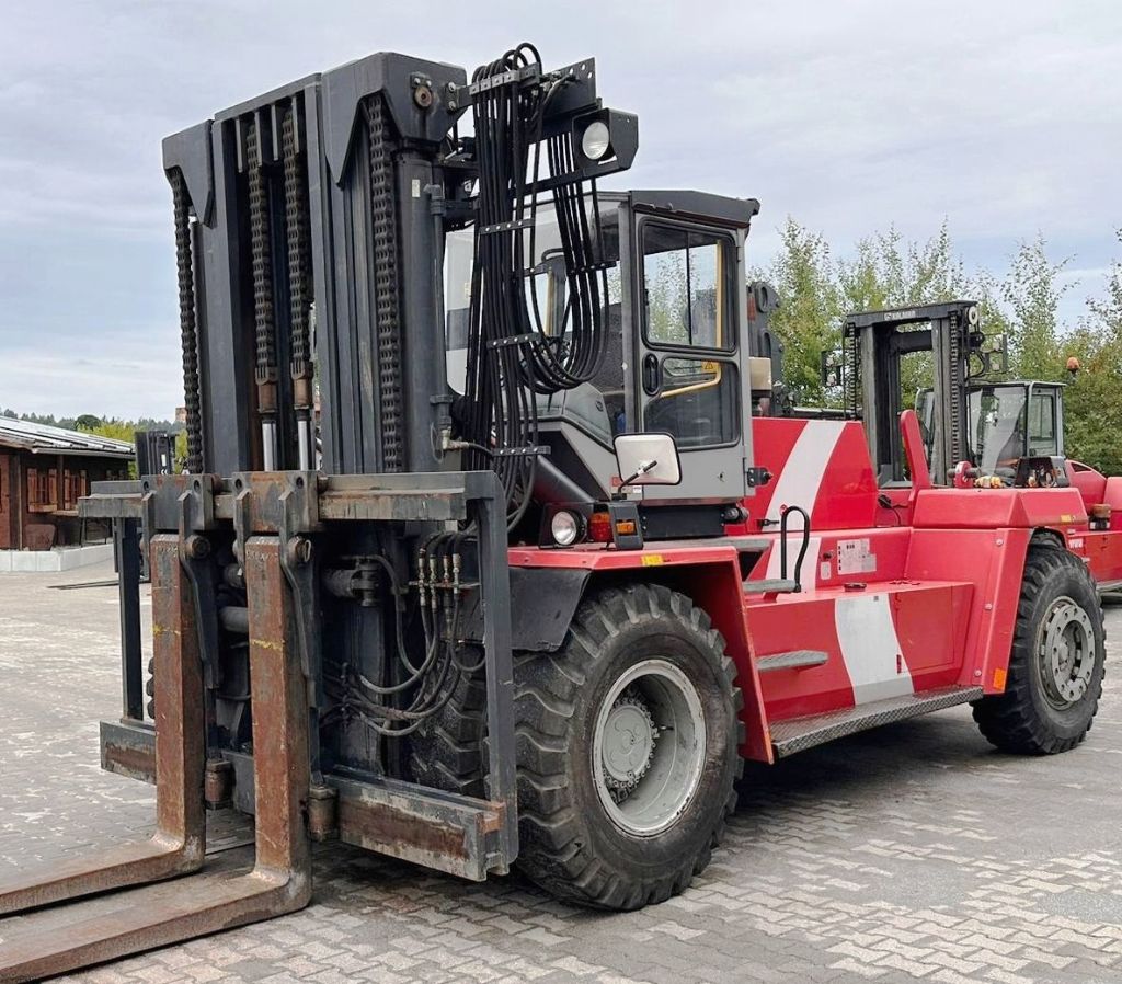 Kalmar DCD250-12LB Carretilla elevadora para cargas pesadas - Diesel www.universal-equipment.de