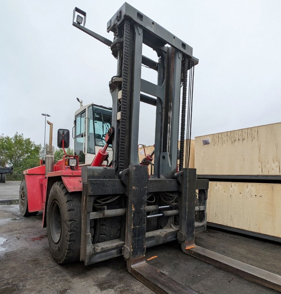 CVS Ferrari F32 Carretilla elevadora para cargas pesadas - Diesel www.universal-equipment.de