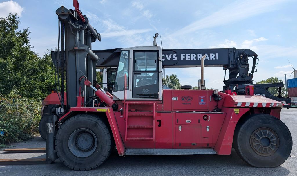 CVS Ferrari F32 Schwerlaststapler - Diesel www.universal-equipment.de