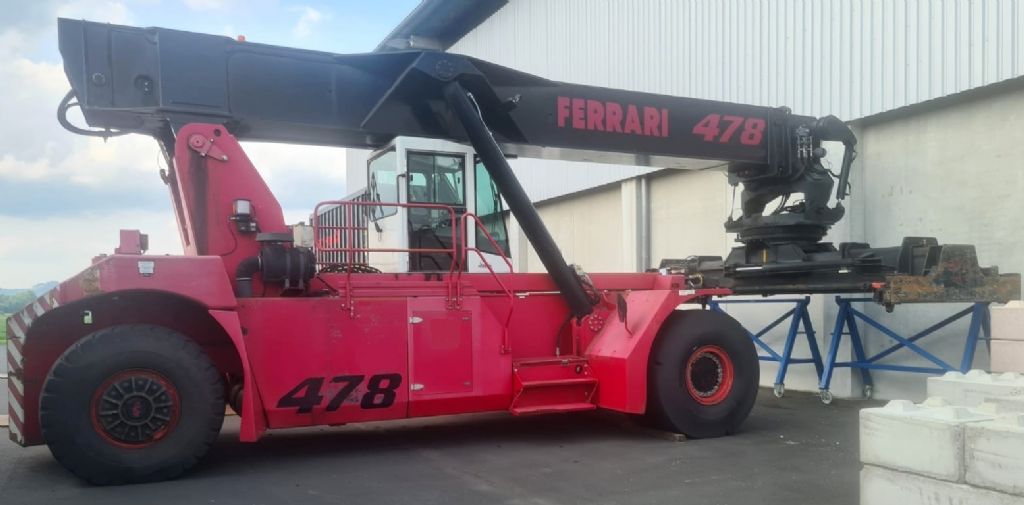 CVS Ferrari F478 Vollcontainer Reachstacker www.universal-equipment.de