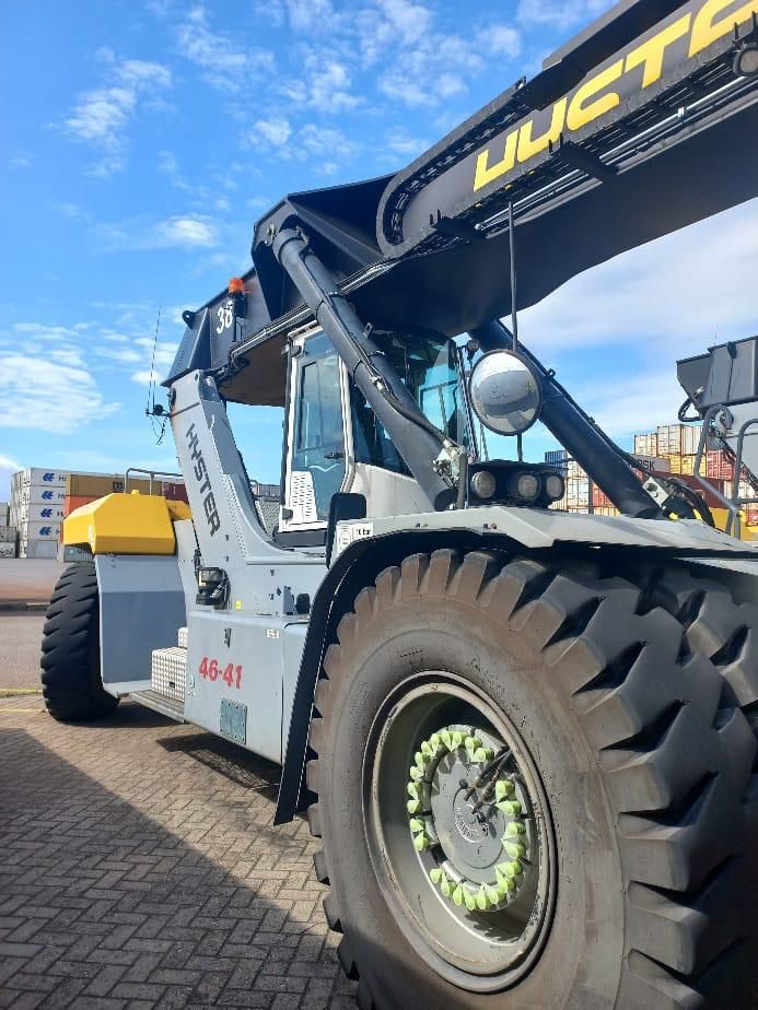 Hyster RS46-41XD/67S Vollcontainer Reachstacker www.universal-equipment.de