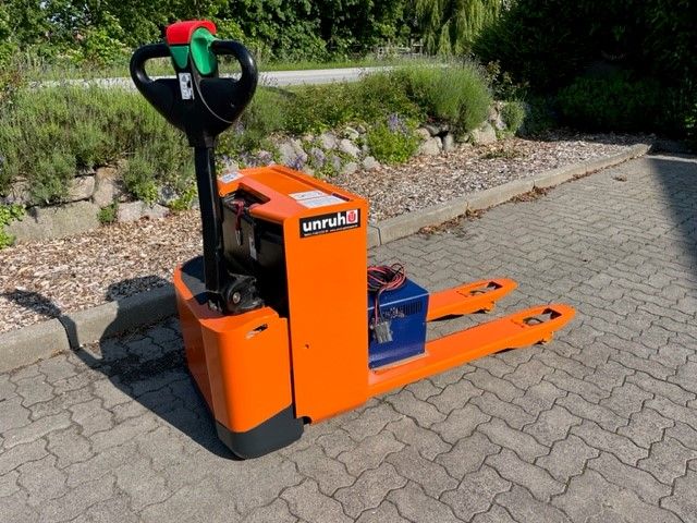 Doosan-LEDH18-Niederhubwagen-www.unruh-gabelstapler.de