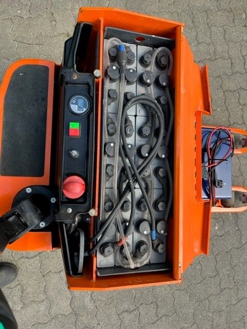 Doosan-LEDH18-Niederhubwagen-www.unruh-gabelstapler.de