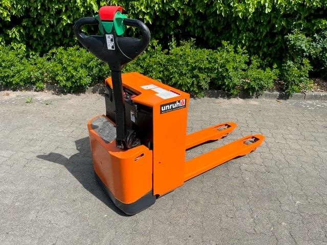 Doosan-LEDH18-Niederhubwagen-www.unruh-gabelstapler.de