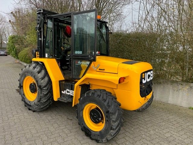 JCB-926-4-Gel�ndestapler-www.unruh-gabelstapler.de