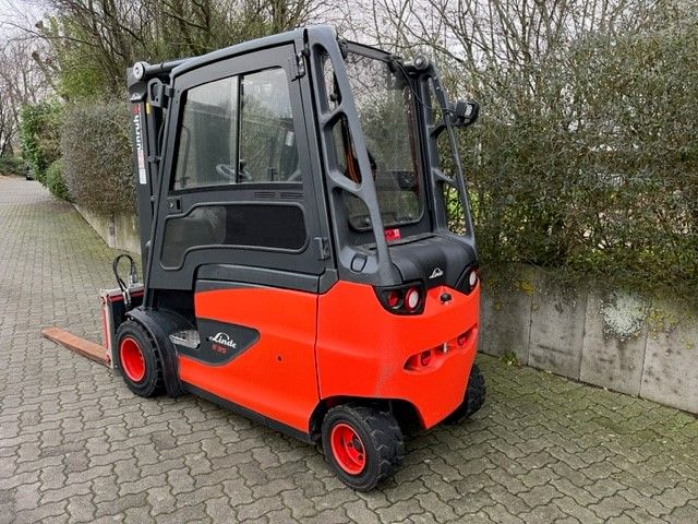 Linde-E35HL-Elektro 4 Rad-Stapler-www.unruh-gabelstapler.de