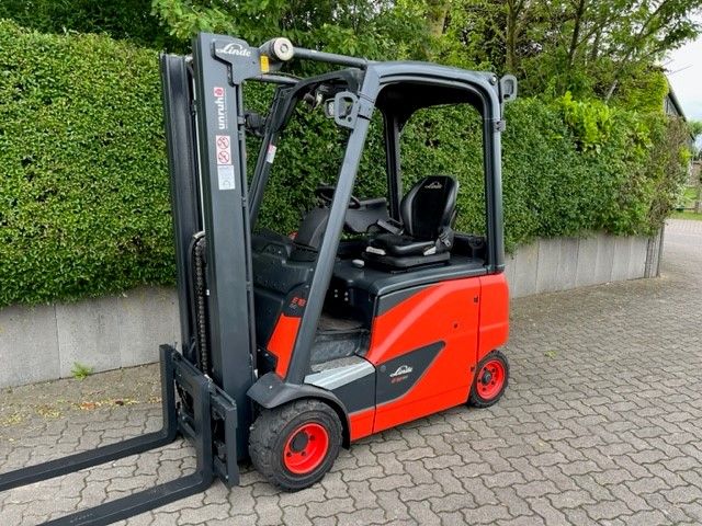 Linde-E18PH-Elektro 4 Rad-Stapler-www.unruh-gabelstapler.de