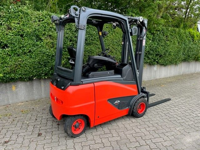Linde-E18PH-Elektro 4 Rad-Stapler-www.unruh-gabelstapler.de