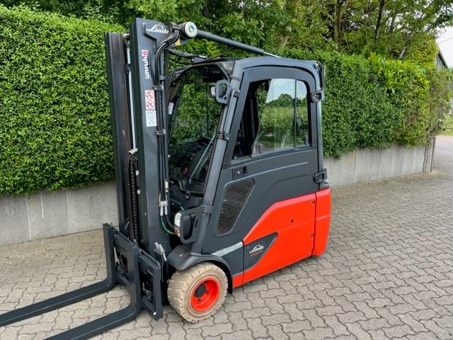 Linde-E20L-Elektro 3 Rad-Stapler-www.unruh-gabelstapler.de