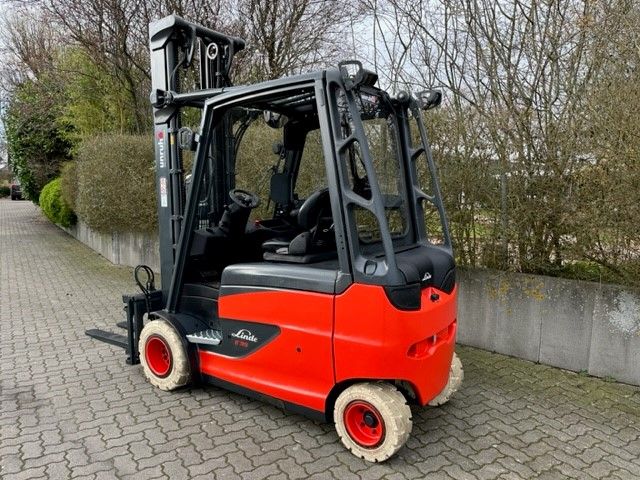 Linde-E35HL-Elektro 4 Rad-Stapler-www.unruh-gabelstapler.de