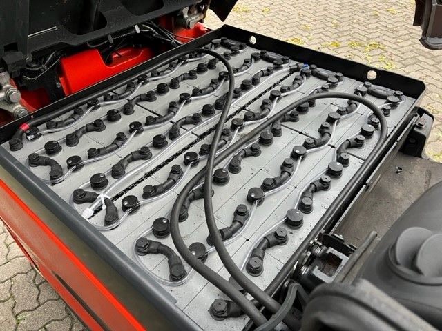 Linde-E35HL-Elektro 4 Rad-Stapler-www.unruh-gabelstapler.de